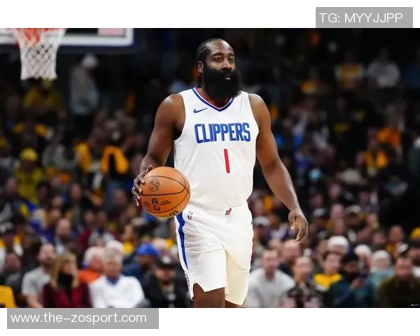 哈登半场表现亮眼三投两中助攻9次助力球队进攻展现全能风采 哈登半场表现亮眼三投两中助攻9次助力球队进攻展现全能风采